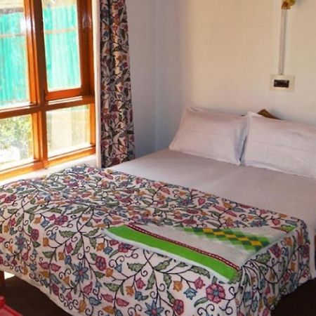 Hayat Hotel Pahalgam Exterior photo