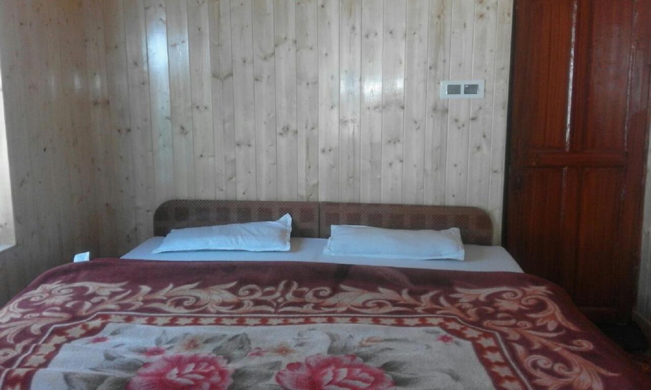 Hayat Hotel Pahalgam Exterior photo